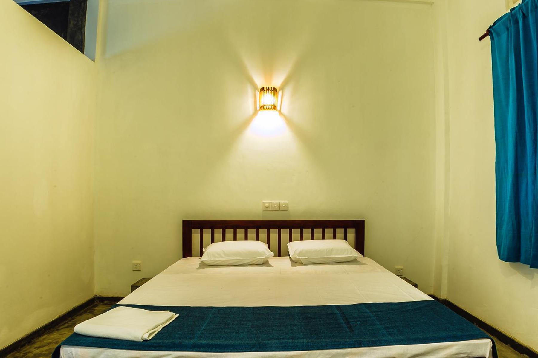 Colombo Beach Hostel Dehiwala-Mount Lavinia Екстер'єр фото